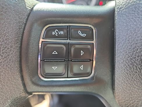 Used 2018 RAM 1500 Classic SLT image 25