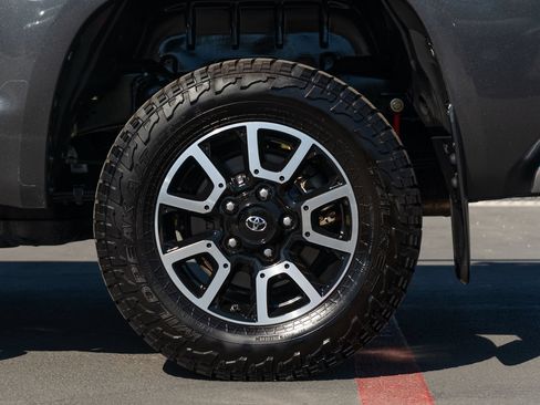 Used 2017 Toyota Tundra SR5 w/ TRD Off Road Package AWD/4WD image 15