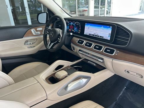 Used 2022 Mercedes-Benz GLE 450 4MATIC w/ AMG Line Exterior image 26