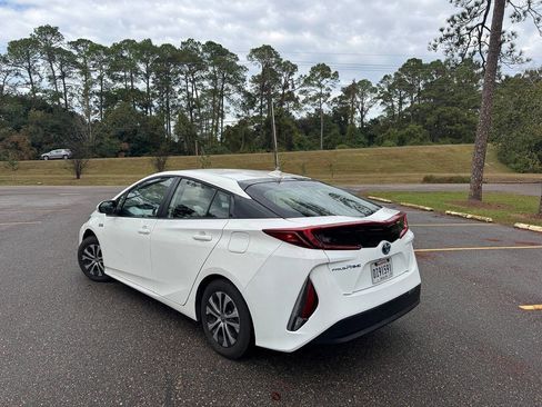Used 2021 Toyota Prius Prime LE FWD image 7