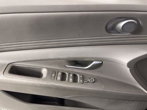 Used 2025 Hyundai Elantra SEL image 25