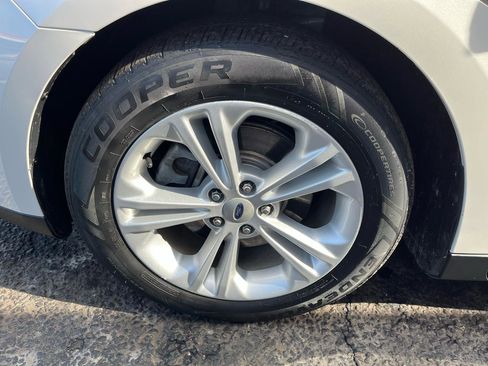 Used 2015 Ford Taurus SEL w/ Equipment Group 201A image 15