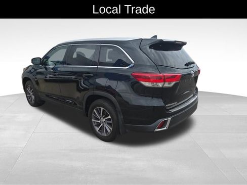 Used 2019 Toyota Highlander XLE AWD/4WD image 6