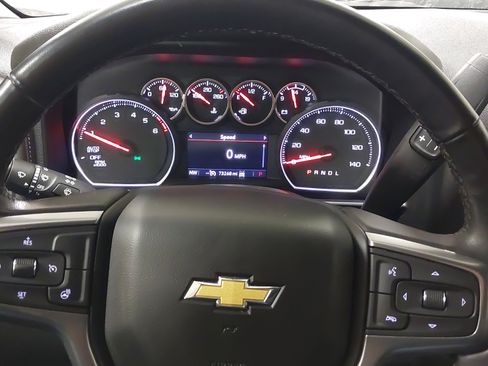 Used 2022 Chevrolet Silverado 1500 LT AWD/4WD image 18