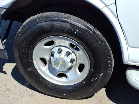 Used 2025 Chevrolet Express 2500 w/ Driver Convenience Package RWD image 8