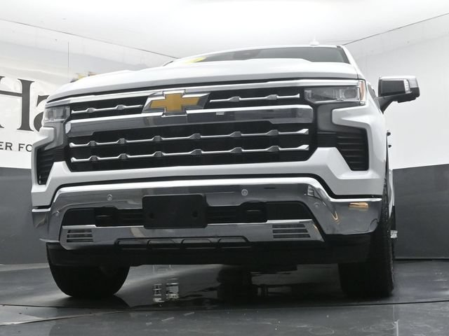 Used 2024 Chevrolet Silverado 1500 LTZ w/ LTZ Convenience Package II AWD/4WD image 4