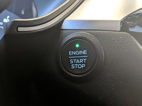 Used 2022 Ford Escape SE w/ SE Sport Appearance Package image 26