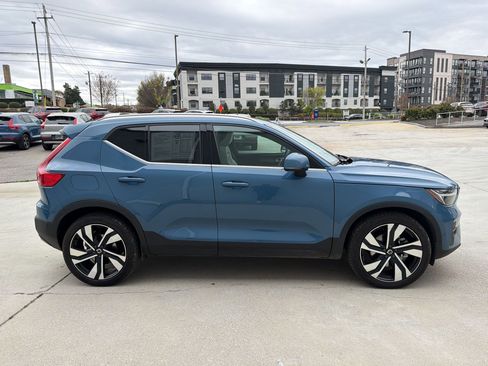 Used 2023 Volvo XC40 B5 Ultimate w/ Protection Package Premier image 8