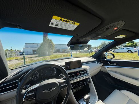 Used 2025 Genesis G70 2.5T image 34