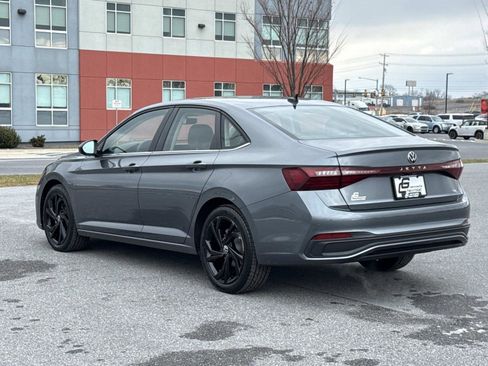 Used 2025 Volkswagen Jetta SE w/ Sunroof Package image 26