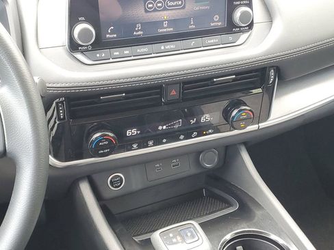 Used 2021 Nissan Rogue SV AWD/4WD image 20