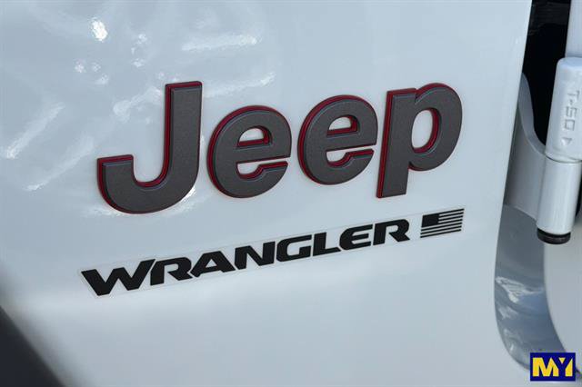 Used 2025 Jeep Wrangler Unlimited Rubicon w/ Convenience Group AWD/4WD image 34