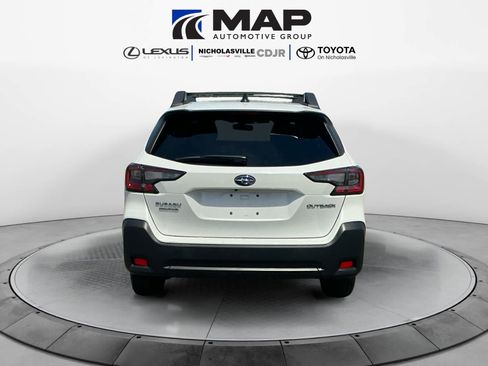 Used 2023 Subaru Outback Premium AWD/4WD image 4