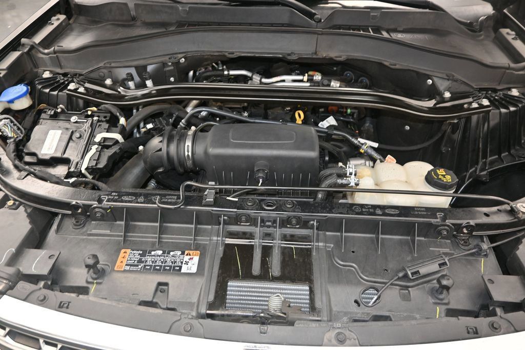 Used 2021 Ford Explorer Limited w/ Equipment Group 301A AWD/4WD image 26