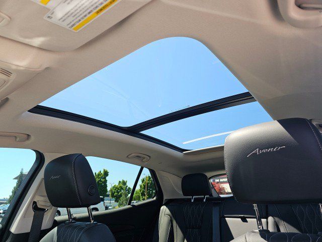 Used 2023 Buick Envision Avenir AWD/4WD image 29