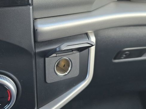 Used 2023 Ford Expedition Max XLT image 27