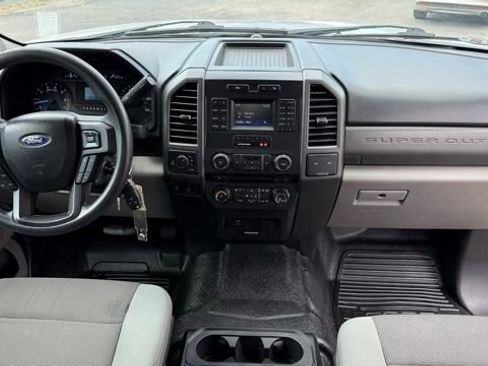 Used 2017 Ford F250 XL w/ Power Equipment Group AWD/4WD image 29