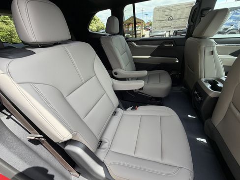 New 2026 GMC Acadia Elevation w/ Elevation Premium Package FWD image 18