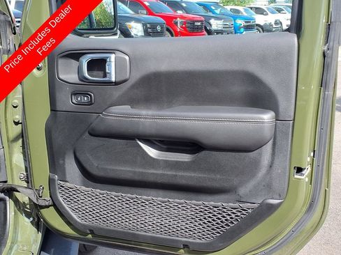 Used 2021 Jeep Wrangler Unlimited Sahara AWD/4WD image 11