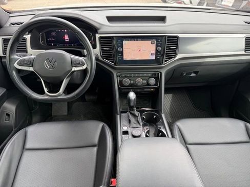 Used 2020 Volkswagen Atlas Cross Sport SEL image 14
