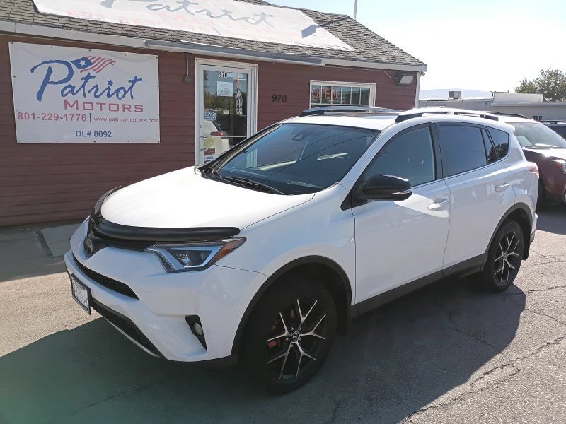 Used 2018 Toyota RAV4 SE w/ Power Extra Value Package AWD/4WD image 1