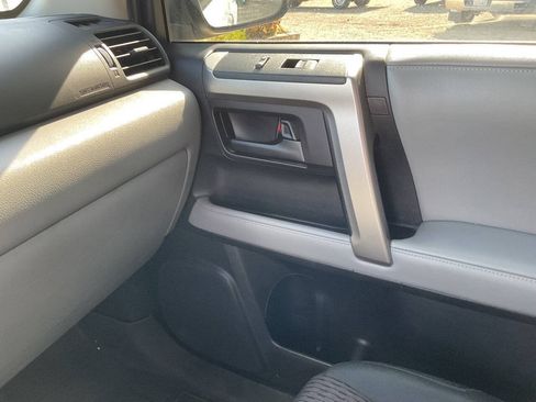 Used 2013 Toyota 4Runner SR5 RWD image 15