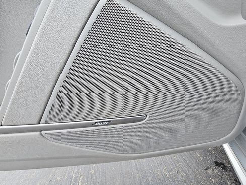 Used 2010 Cadillac CTS Luxury image 34