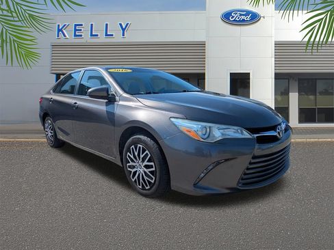 Used 2016 Toyota Camry LE FWD image 4