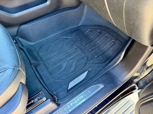 Used 2021 GMC Sierra 1500 Denali w/ Denali Ultimate Package image 22