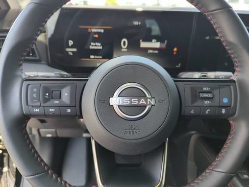 Certified 2025 Nissan Kicks SR FWD image 42