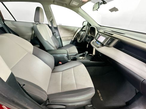 Used 2013 Toyota RAV4 XLE image 33