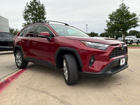 Used 2024 Toyota RAV4 XLE Premium FWD image 4