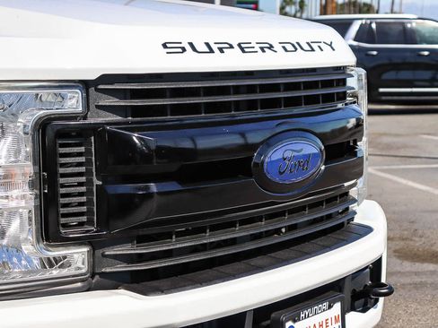 Used 2019 Ford F250 XLT w/ XLT Value Package AWD/4WD image 5