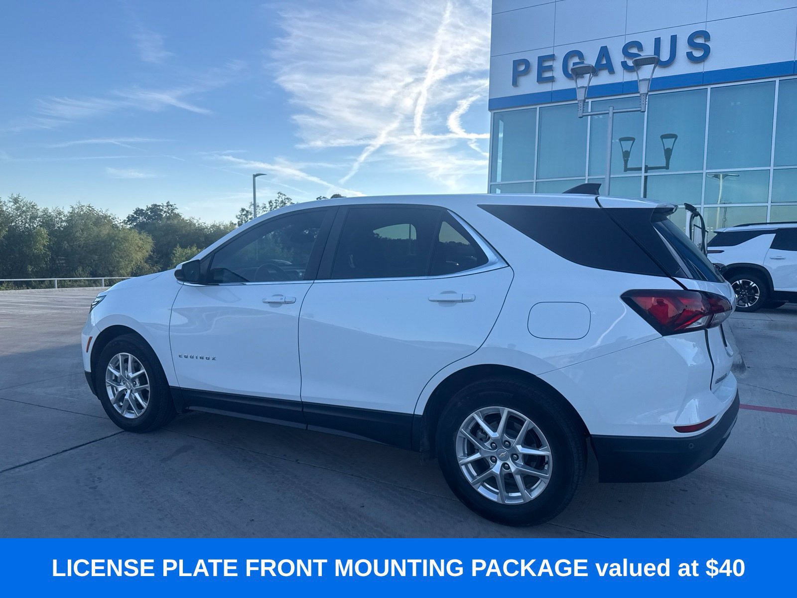 Used 2022 Chevrolet Equinox LT FWD image 3