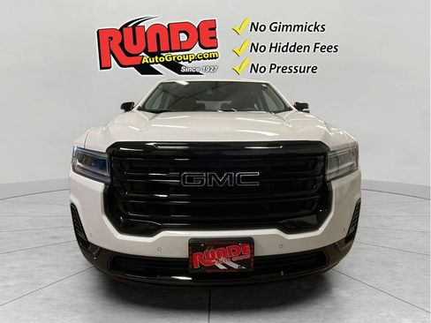 Used 2023 GMC Acadia SLT w/ Elevation Edition image 3