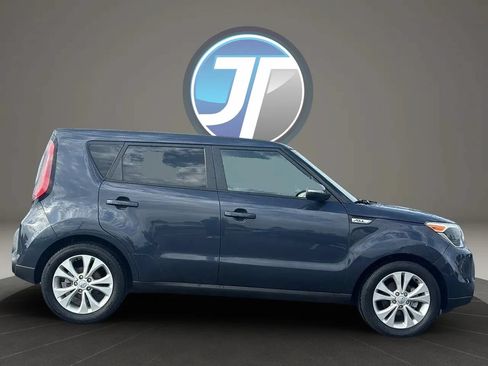 Used 2014 Kia Soul + FWD image 4