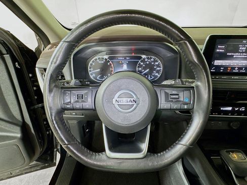 Used 2021 Nissan Rogue SV w/ Premium Package FWD image 9