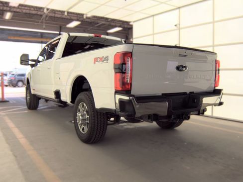 Used 2024 Ford F250 Lariat w/ Lariat Ultimate Package AWD/4WD image 4