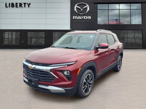 Used 2024 Chevrolet TrailBlazer LT w/ LT Cold Weather Package AWD/4WD image 1