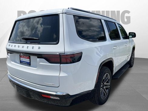 Used 2024 Jeep Wagoneer Series II w/ Flexible Seating Group RWD image 4