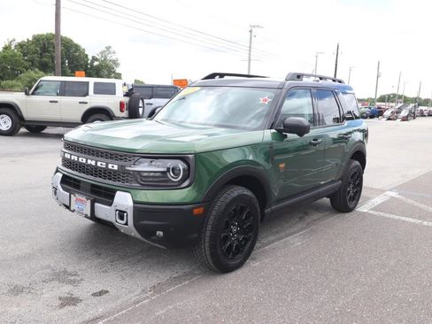 Used 2025 Ford Bronco Sport Badlands AWD/4WD image 5