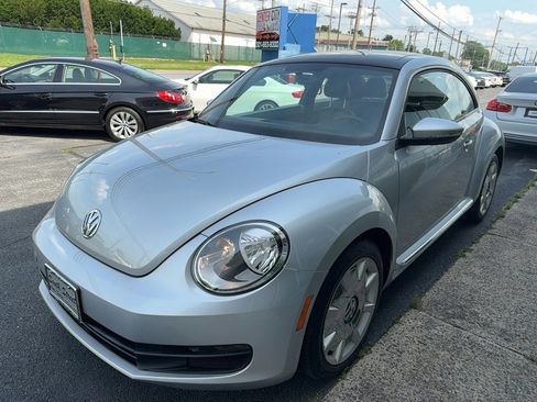 Used 2013 Volkswagen Beetle 2.5 FWD image 5