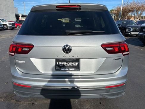 Certified 2024 Volkswagen Tiguan SE image 7