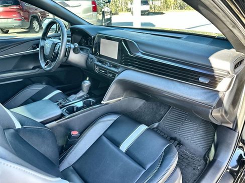 Used 2025 Toyota Camry SE image 27