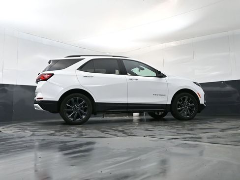 Used 2023 Chevrolet Equinox RS AWD/4WD image 24