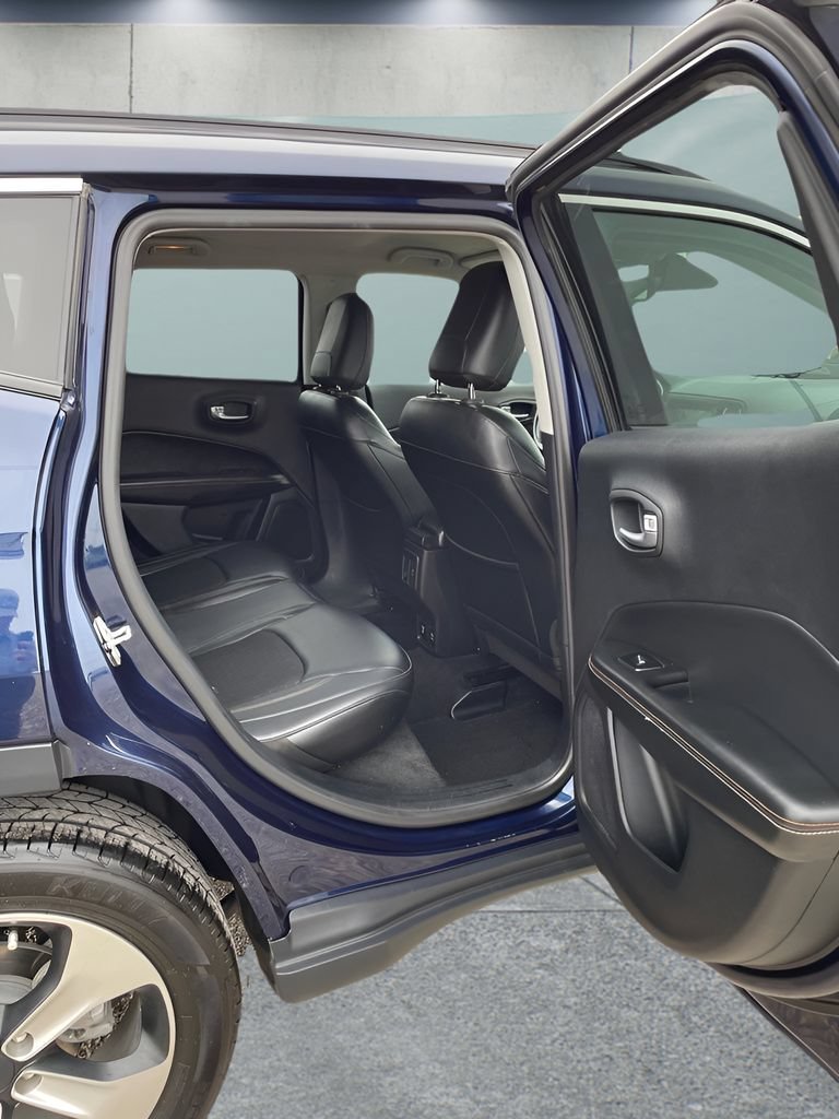Used 2018 Jeep Compass Latitude w/ Popular Equipment Group FWD image 24