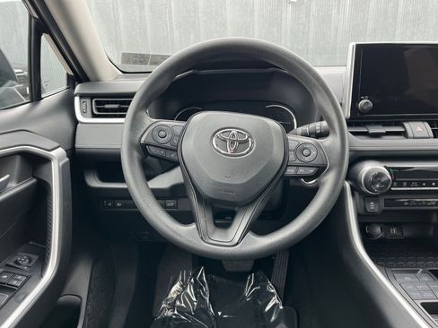 Used 2025 Toyota RAV4 XLE image 27