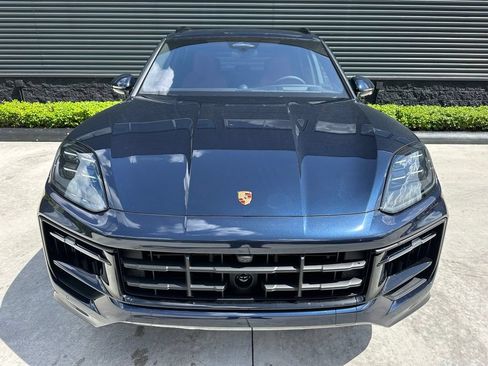 Used 2026 Porsche Cayenne GTS AWD/4WD image 8