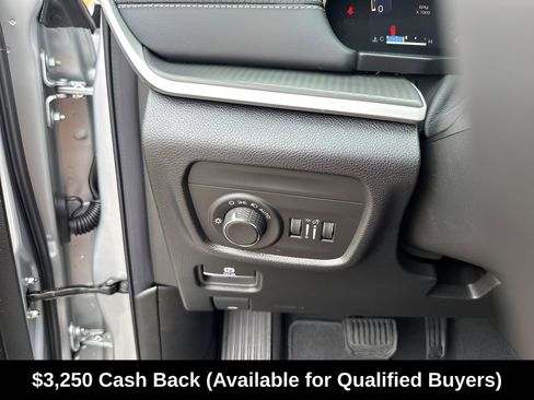 New 2025 Jeep Grand Cherokee Laredo X w/ Luxury Tech Group I RWD image 32