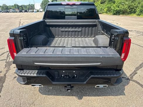 Used 2023 GMC Sierra 1500 Denali w/ Denali Reserve Package AWD/4WD image 10